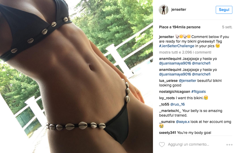 Emily Ratajkowski e le altre: ab crack, l’ultima moda di Instagram Emily Ratajkowski e le altre: ab crack, l’ultima moda di Instagram