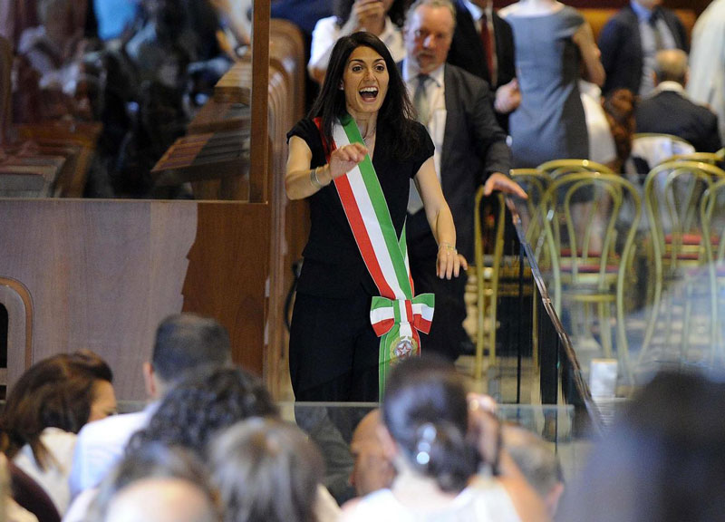 Virginia Raggi e M5S padroni di Roma. La Giunta arriva da Beppe Grillo