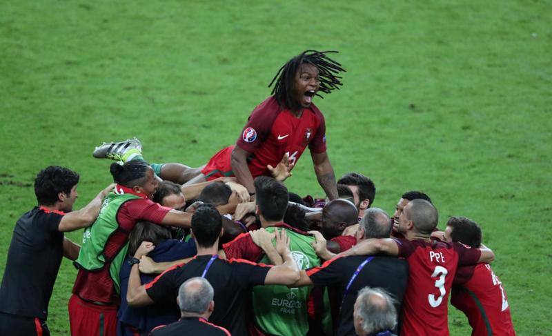 Cristiano Ronaldo fa il portoghese: vince senza giocare. Deschamps perdente Cristiano Ronaldo fa il portoghese: vince senza giocare. Deschamps perdente