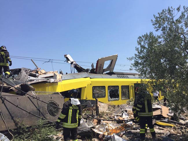 Scontro frontale treni Bari-Nord Ruvo-Corato 25 morti e molti feriti