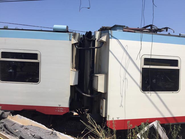 Scontro frontale treni Bari-Nord Ruvo-Corato 25 morti e molti feriti