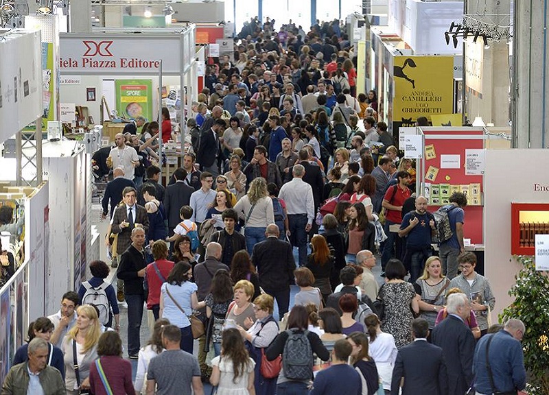 Milano avrà il Salone del Libro: 25mila metri, 110mila visitatori Milano avrà il Salone del Libro: 25mila metri, 110mila visitatori