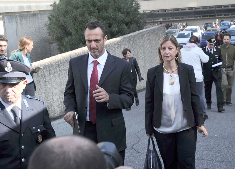 Lombardi-Raggi, due “prime donne” sono di troppo. La deputata molla Lombardi-Raggi, due “prime donne” sono di troppo. La deputata molla