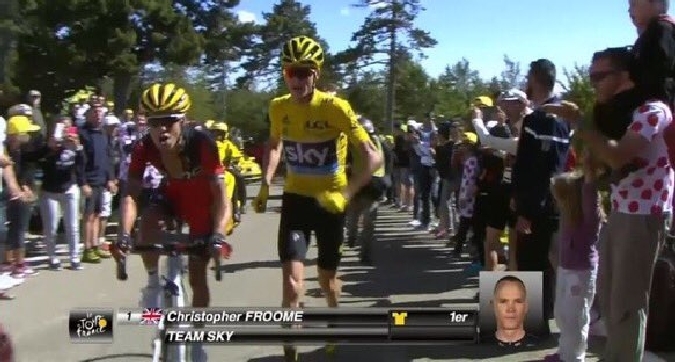 Tour choc, Froome a piedi sul Ventoux. Ma resta in giallo Tour choc, Froome a piedi sul Ventoux. Ma resta in giallo
