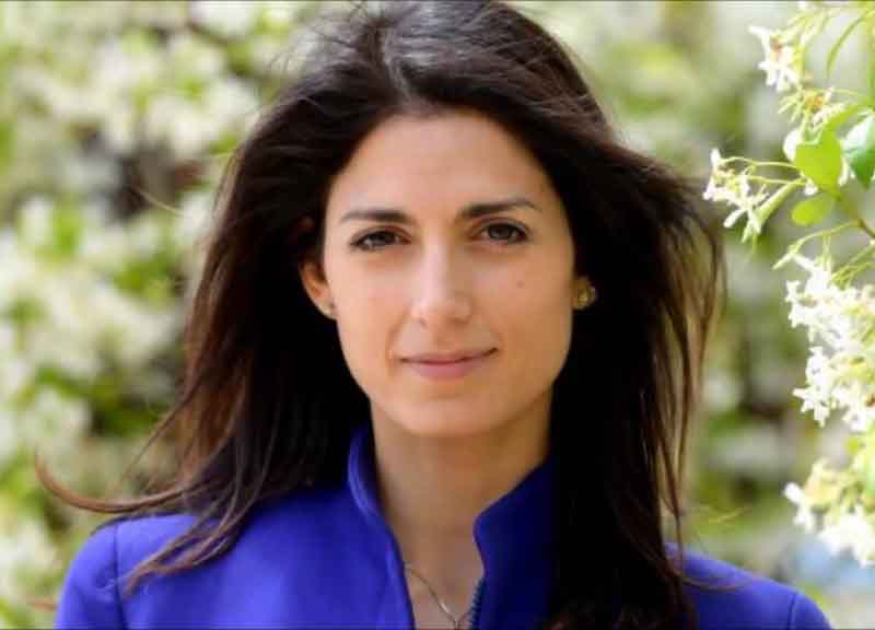 Pazzi per Virgina Raggi: post social a pagamento con Lucio Battisti
