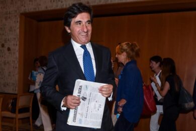 Rcs, la resa di Bonomi e soci. Urbano Cairo brinda, Piazza Affari no