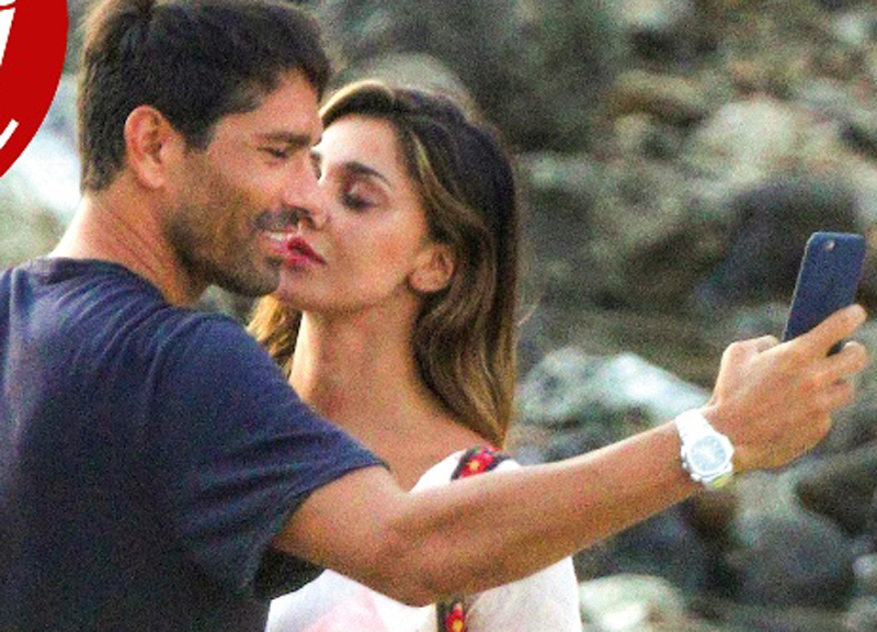Belen, altro che Iannone: baci e ritorno di fiamma con Marco Borriello Belen, altro che Iannone: baci e ritorno di fiamma con Marco Borriello