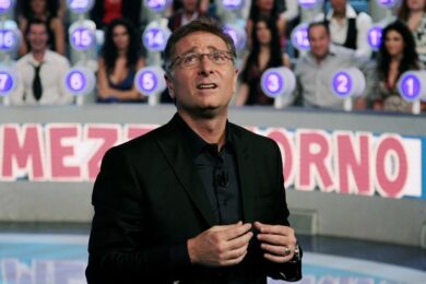 La moglie di Bonolis: italiani, poveracci se non potete permettervi l’aereo