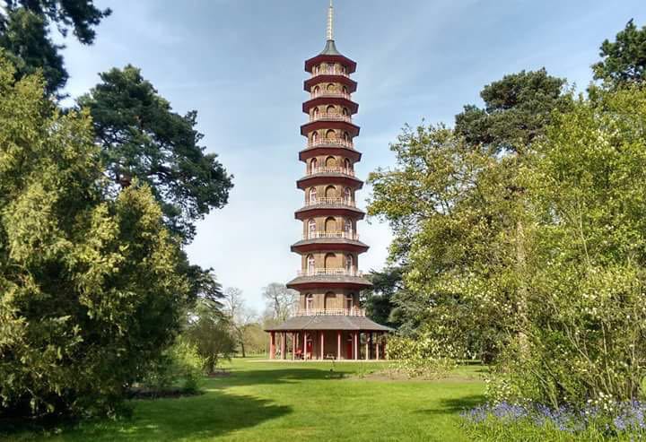 Lavorare a Londra? Come Roberta e Maurizio dalla Campania ai “Giardini Reali” Lavorare a Londra? Come Roberta e Maurizio dalla Campania ai “Giardini Reali”