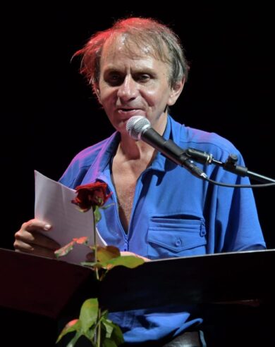 Milano, Michel Houllebecq legge brani del suo libro sulla vanità