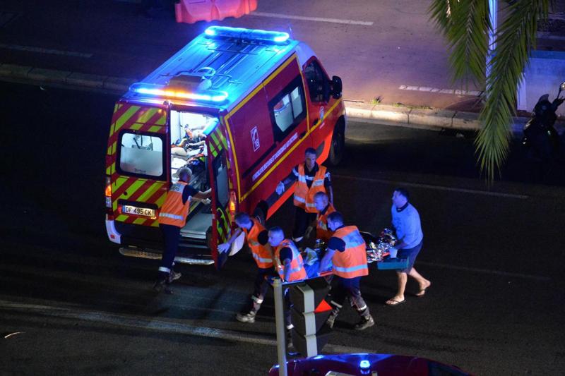 Attentato a Nizza: stato emergenza in Francia prorogato di altri sei mesi Attentato a Nizza: stato emergenza in Francia prorogato di altri sei mesi