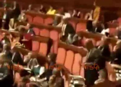 No uso intercettazioni Berlusconi, scoppia bagarre in Senato