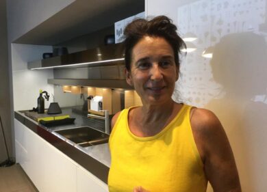Arclinea: oltre l’acciaio con il pvd per una cucina su misura