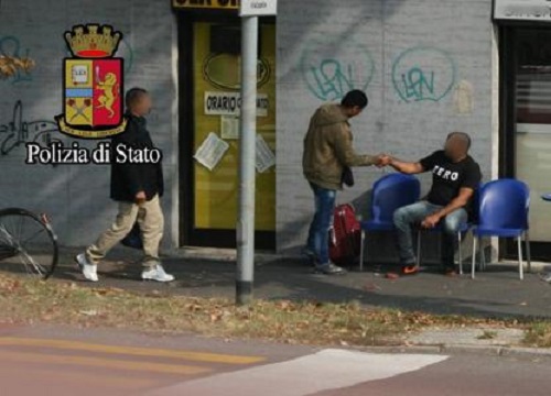 Migranti, arrestati 13 “scafisti di terra” Migranti, arrestati 13 “scafisti di terra”
