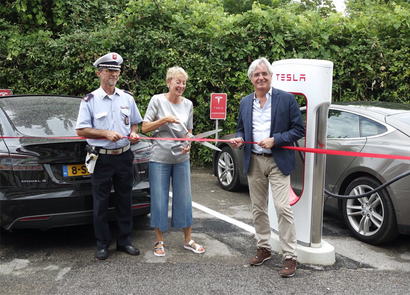 In Versilia la prima stazione Tesla per veicoli elettrici In Versilia la prima stazione Tesla per veicoli elettrici
