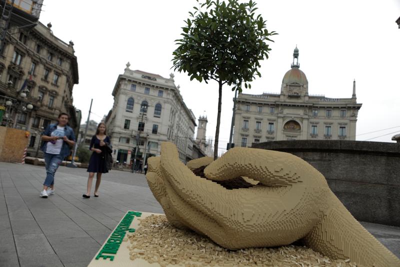 LEGO Build the Change 2016, una curiosa scultura fatta di mattoncini… Foto