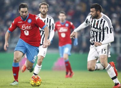 Juventus accoglie Higuain: “Bienvenido Pipita”