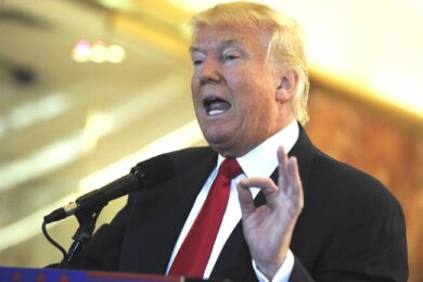 Trump-Putin, asse totale. “Pronto a riconoscere la Crimea territorio russo”