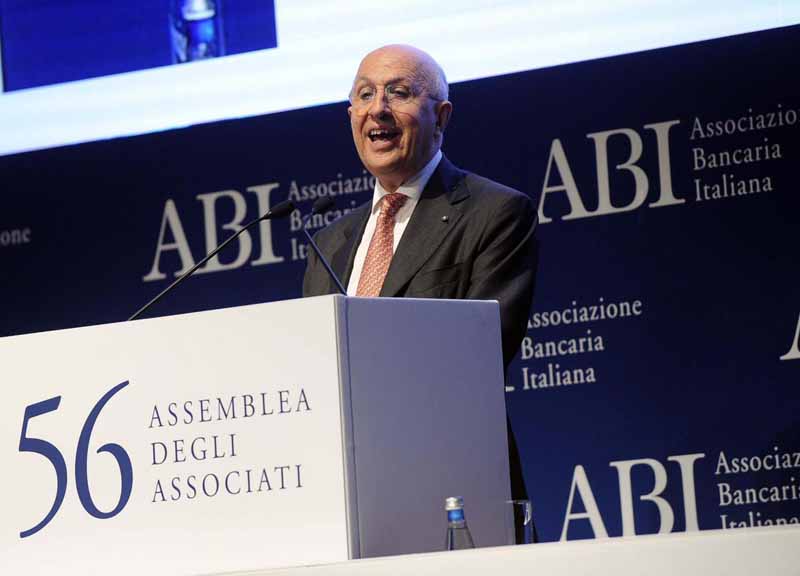 Galleria foto 'Banche, Commerzbank agita la Borsa. La vera sfida è la redditività' - foto 1