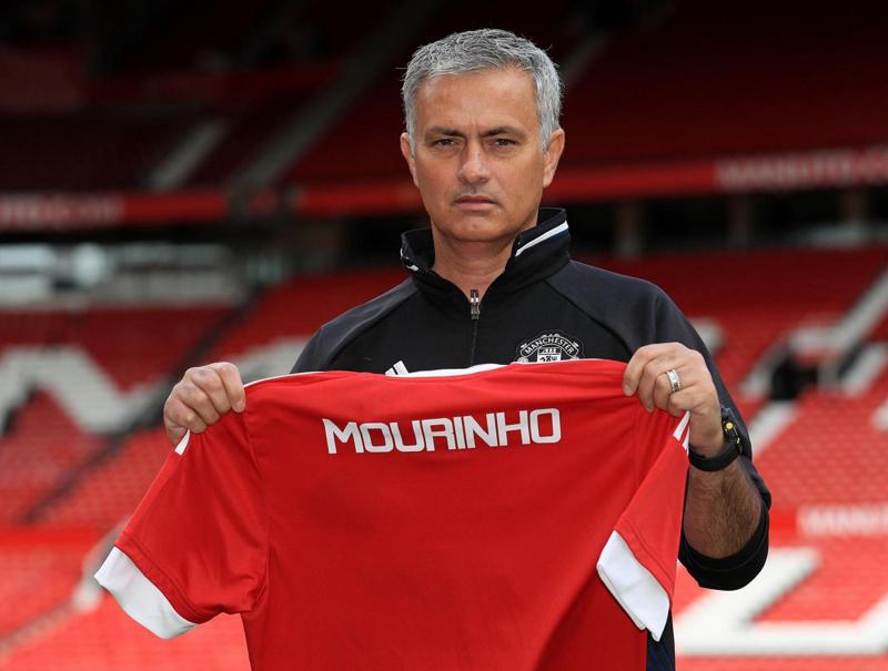 Mourinho rischia la “denuncia per mobbing” da Schweinsteiger. Caos Manchester