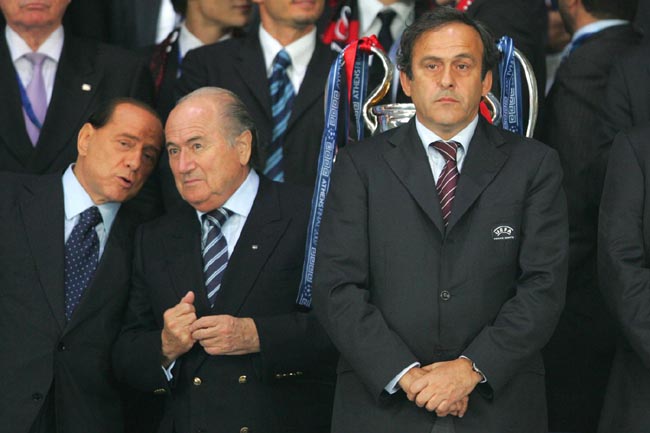 Il Milan è venduto ai cinesi. Si chiude l’era Berlusconi: 28 trofei in 30 anni Il Milan è venduto ai cinesi. Si chiude l’era Berlusconi: 28 trofei in 30 anni