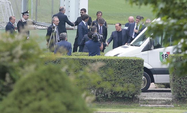 Il Milan è venduto ai cinesi. Si chiude l’era Berlusconi: 28 trofei in 30 anni Il Milan è venduto ai cinesi. Si chiude l’era Berlusconi: 28 trofei in 30 anni