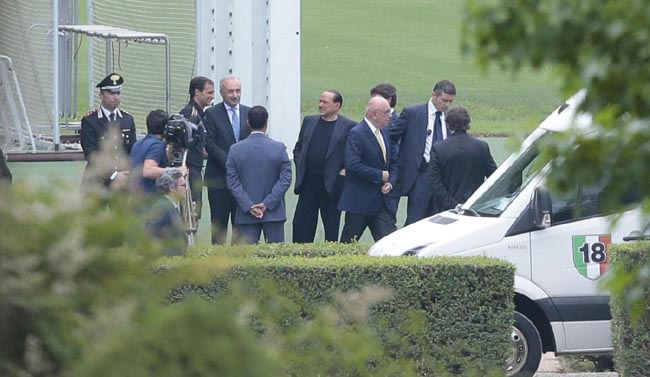 Il Milan è venduto ai cinesi. Si chiude l’era Berlusconi: 28 trofei in 30 anni Il Milan è venduto ai cinesi. Si chiude l’era Berlusconi: 28 trofei in 30 anni