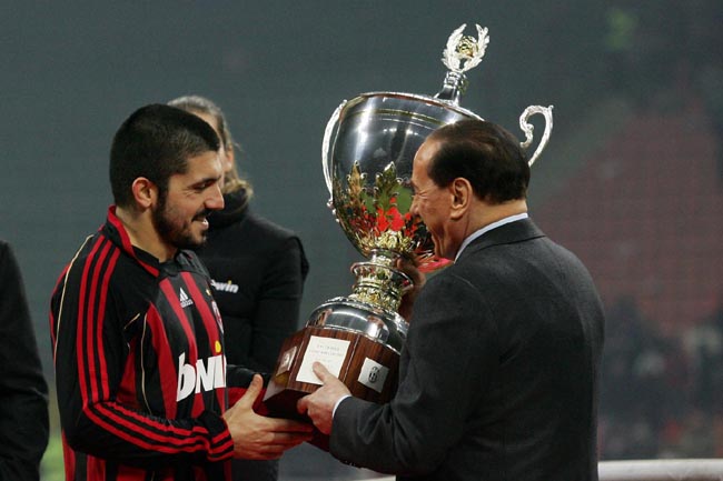 Il Milan è venduto ai cinesi. Si chiude l’era Berlusconi: 28 trofei in 30 anni Il Milan è venduto ai cinesi. Si chiude l’era Berlusconi: 28 trofei in 30 anni