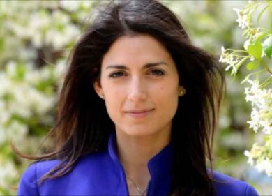 Rifiuti, a Roma Pd e M5S si sfidano a colpi di responsabilità