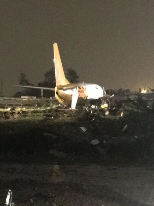 Orio al Serio, aereo esce di pista e finisce in strada. Lo scalo riapre