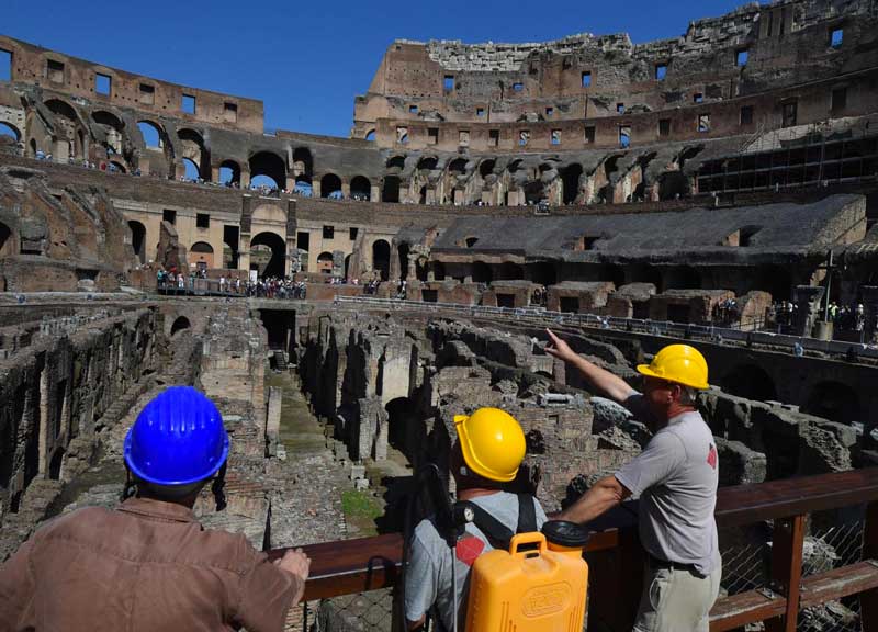 Restauro del Colosseo, la Corte dei conti indaga sul cantiere Della Valle Restauro del Colosseo, la Corte dei conti indaga sul cantiere Della Valle