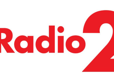 Povera patria: Niente satira (su Matteo). Conti imbavaglia Radio2