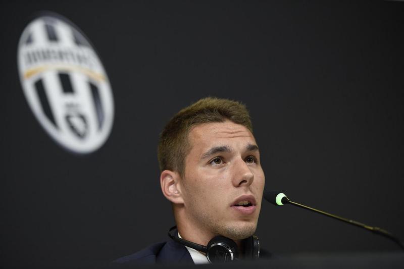 Juventus, ufficiale: Ricardo Campos arriva dal Benfica. E presenta Pjaca Juventus, ufficiale: Ricardo Campos arriva dal Benfica. E presenta Pjaca