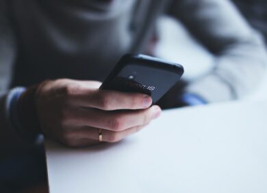 Smartphone, scansione dell’iride invece della password? a rischio la privacy