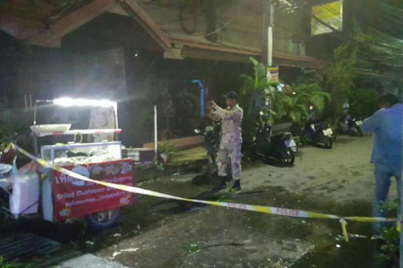 Thailandia, 11 bombe in località turistiche: 4 morti, 2 italiani feriti Thailandia, 11 bombe in località turistiche: 4 morti, 2 italiani feriti