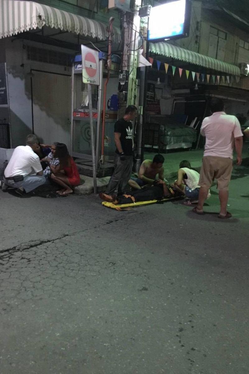 Thailandia, 11 bombe in località turistiche: 4 morti, 2 italiani feriti Thailandia, 11 bombe in località turistiche: 4 morti, 2 italiani feriti