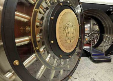 Rapina in banca a Milano: scavano tunnel per arrivare al caveau