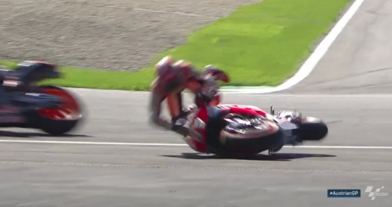 MotoGp, Marquez brutto incidente in Austria. Poi Marc torna sulla Honda e…