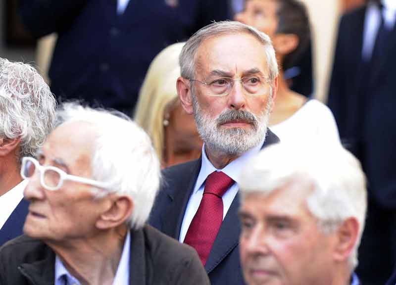 L’addio a Ettore Bernabei. Il saluto di mezzo secolo di volti noti L’addio a Ettore Bernabei. Il saluto di mezzo secolo di volti noti