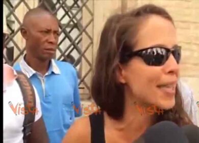La figlia di Padoan in piazza a Foggia contro caporalato