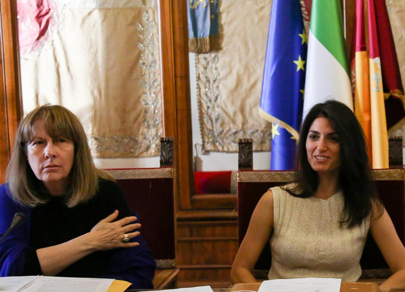 “I Cinque Stelle Roma sono i veri Casamonica”. Sgarbi le suona alla Raggi