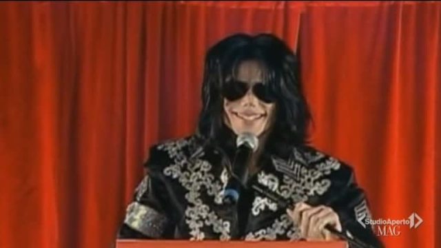 “Michael Jackson ucciso dalla famiglia”, parla il medico condannato a 4 anni “Michael Jackson ucciso dalla famiglia”, parla il medico condannato a 4 anni