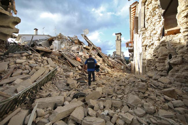 Terremoto, le foto del sisma che ha devastato il Centro Italia