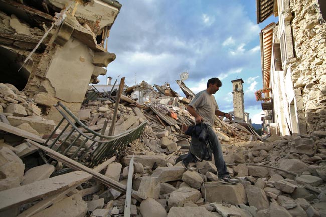 Terremoto, le foto del sisma che ha devastato il Centro Italia