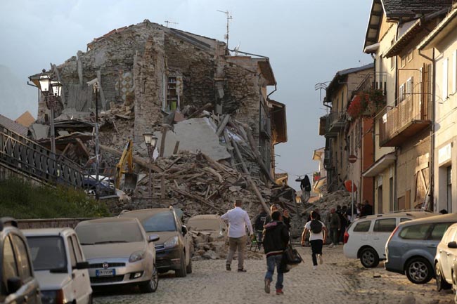 Terremoto, le foto del sisma che ha devastato il Centro Italia