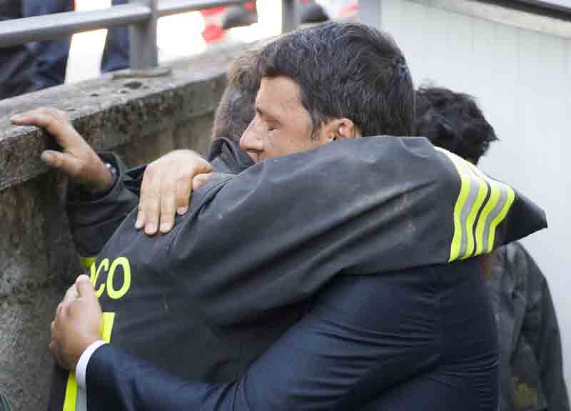 Renzi, se il terremoto diventa “manna” dal cielo Renzi, se il terremoto diventa “manna” dal cielo