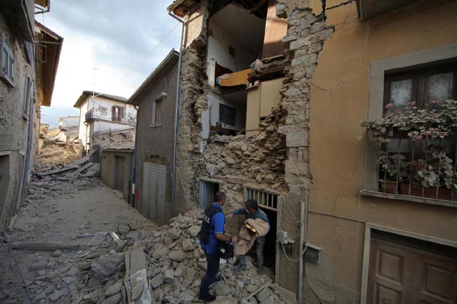 Terremoti, un salasso da 3 miliardi all’anno. Il conto del sisma per Renzi Terremoti, un salasso da 3 miliardi all’anno. Il conto del sisma per Renzi