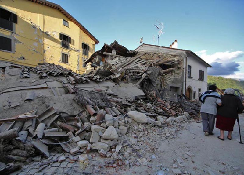 Terremoti, un salasso da 3 miliardi all’anno. Il conto del sisma per Renzi Terremoti, un salasso da 3 miliardi all’anno. Il conto del sisma per Renzi