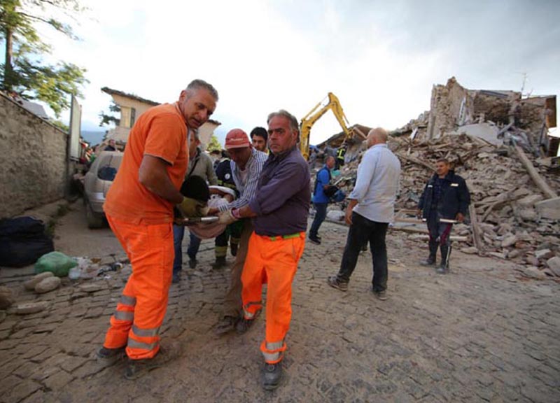 Terremoti, un salasso da 3 miliardi all’anno. Il conto del sisma per Renzi Terremoti, un salasso da 3 miliardi all’anno. Il conto del sisma per Renzi