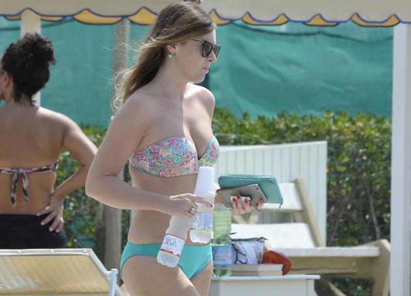 Virginia Raggi ha la cellulite. Il sindaco di Roma “confessa”. E la Boschi…